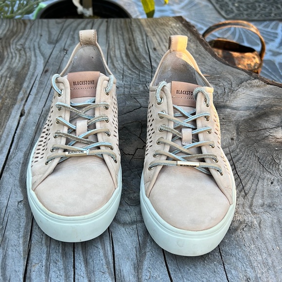 Blackstone lace up leather sneakers woman sz 38.  Cut outs, with platform soles. - Picture 2 of 8